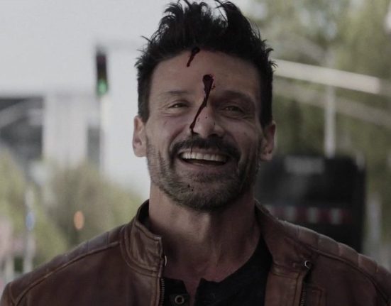 Boss level játszd újra jelenet, amin Pulvert éppen fejen lőtték