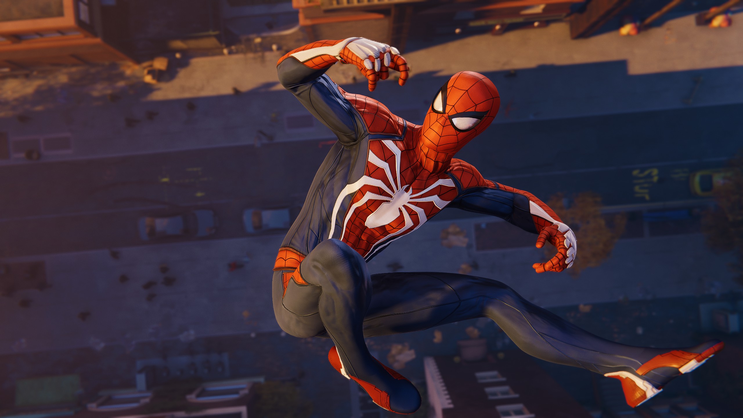 Pókember halóhintázik Manhattanben