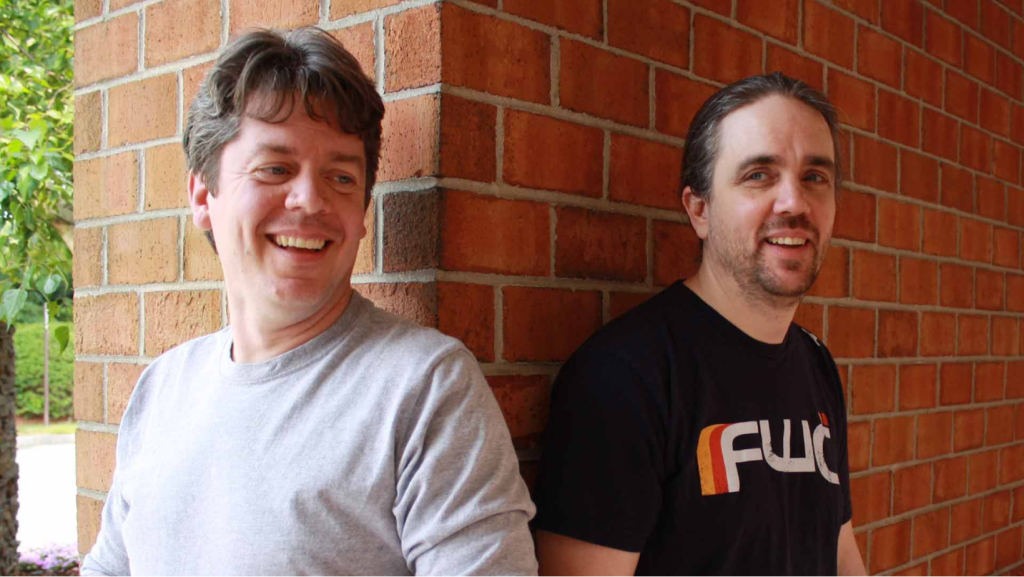 James S. A. Corey két "fele" (Forrás: https://www.thebookseller.com/author-interviews/james-s-a-corey-duo-launch-series-the-captives-war-about-humans-captured-by-aliens)