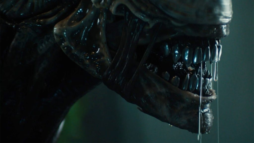 Xenomorph nyáladzik az Alien: Föld című sorozatban