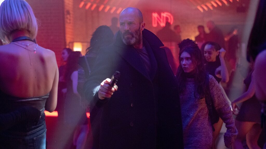 Jason Statham és Bodhi Rae Breatnach A megmentő című filmben