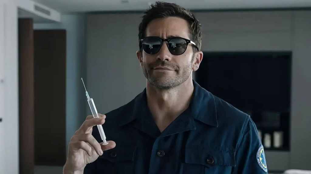 in-the-grey-jake-gyllenhaal
